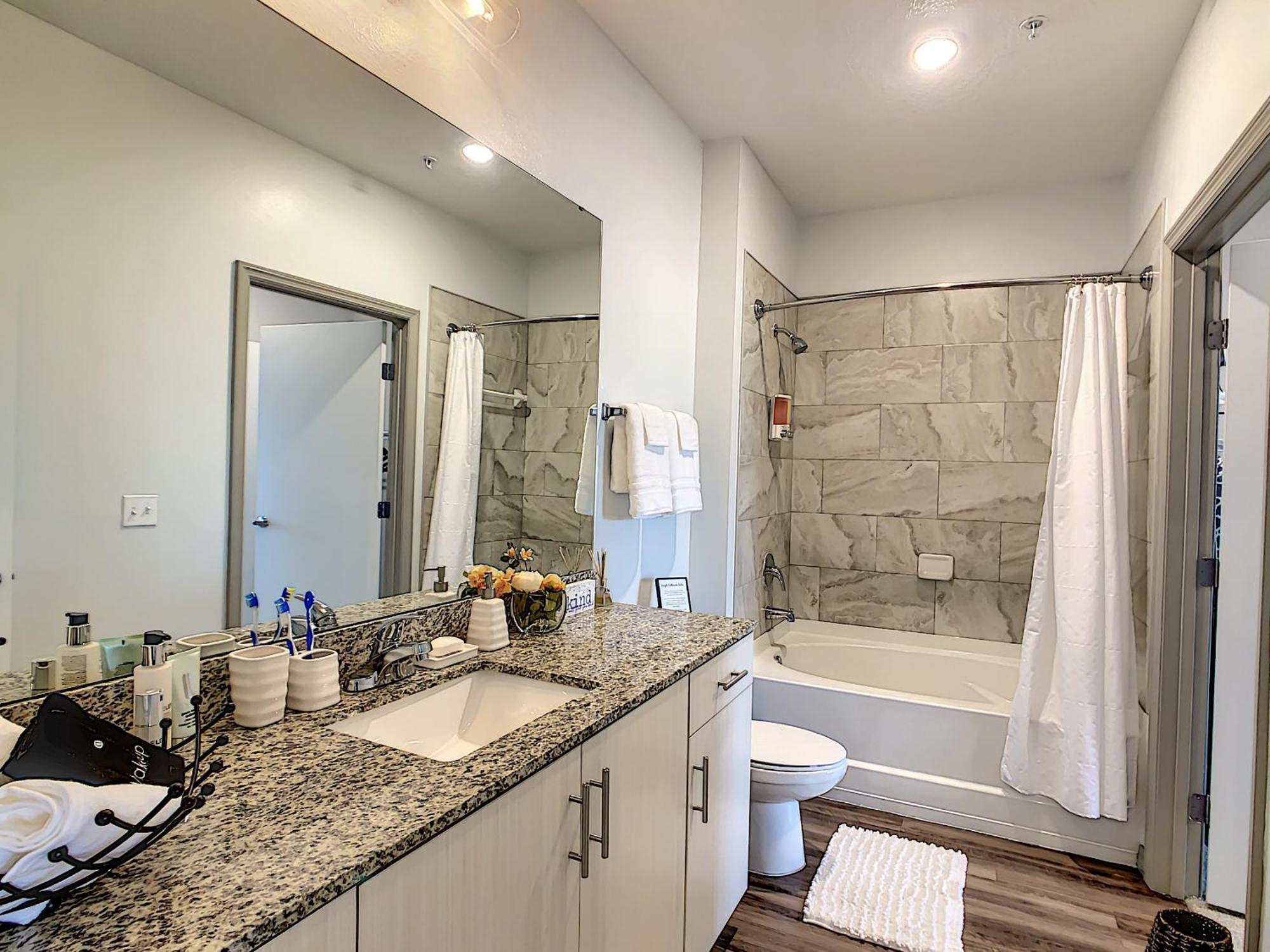 Convenient And Close To Apartamento